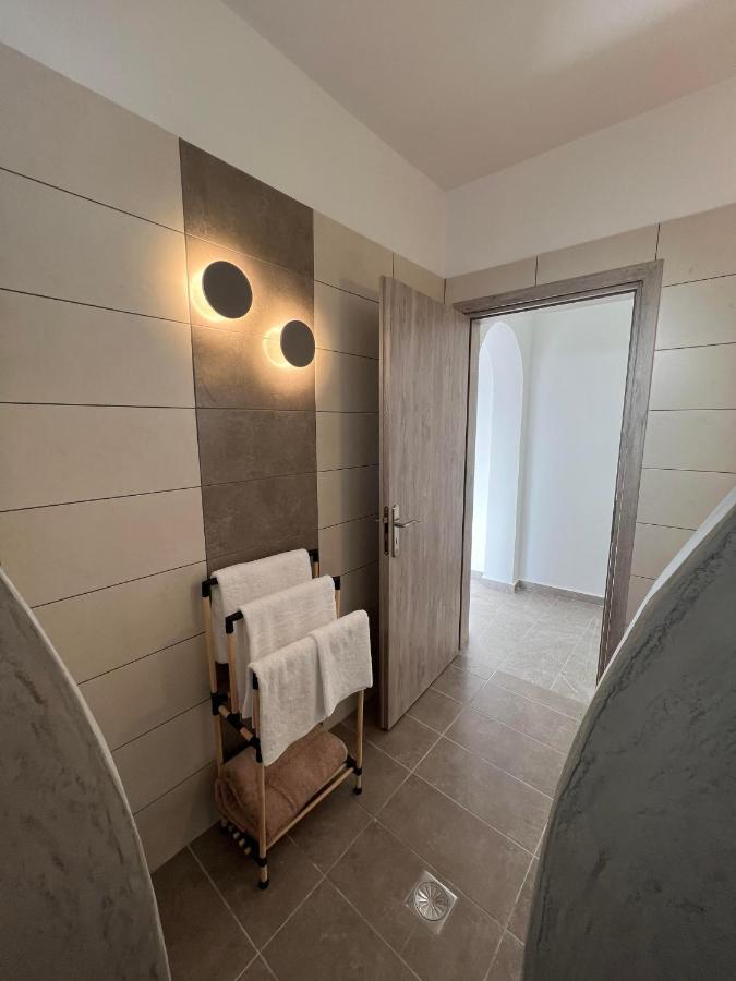 Petit Homme By Andreas Apartment Perissa  Exterior photo
